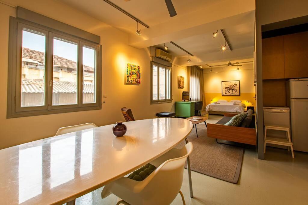 Artistic Spacious Studio Apartment Next To Metro Monastiraki Athens Exterior photo