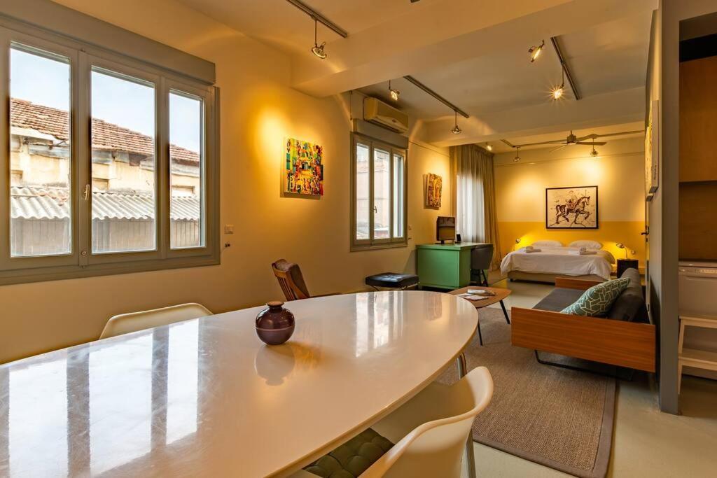 Artistic Spacious Studio Apartment Next To Metro Monastiraki Athens Exterior photo