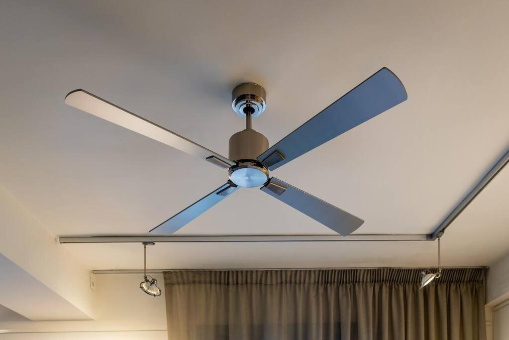 Artistic Spacious Studio Apartment Next To Metro Monastiraki Athens Exterior photo