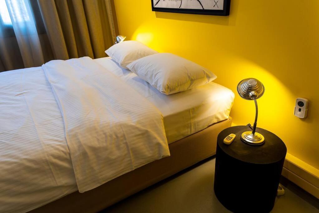 Artistic Spacious Studio Apartment Next To Metro Monastiraki Athens Exterior photo