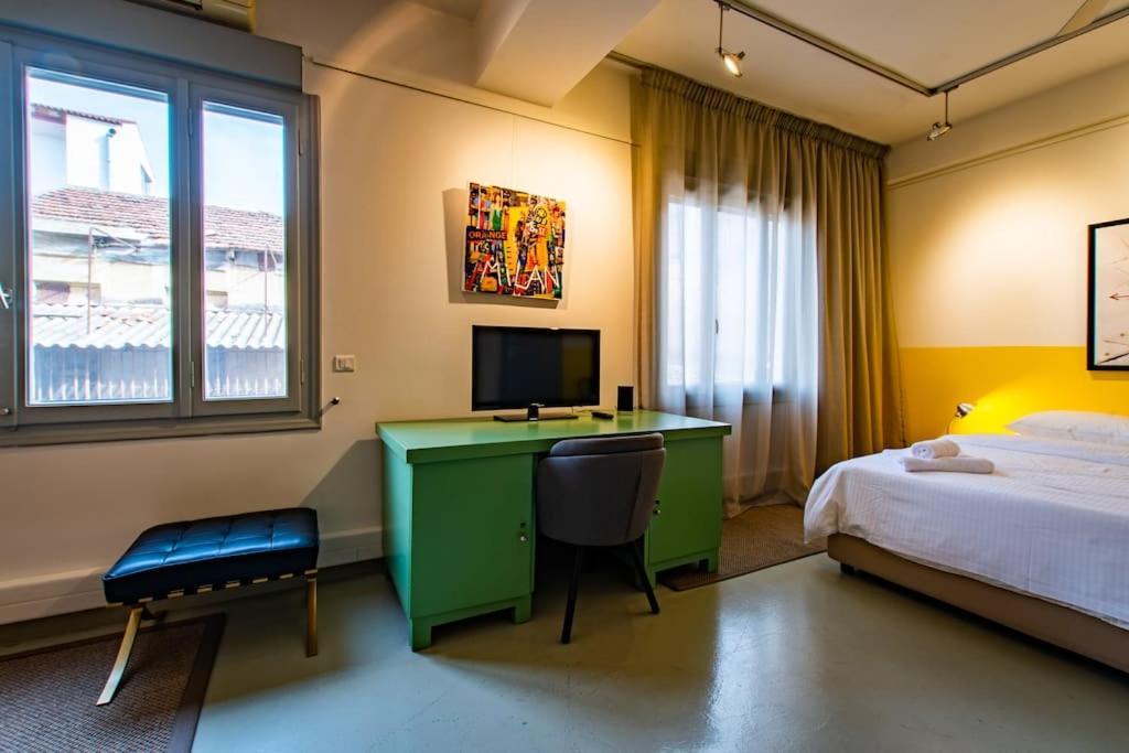 Artistic Spacious Studio Apartment Next To Metro Monastiraki Athens Exterior photo